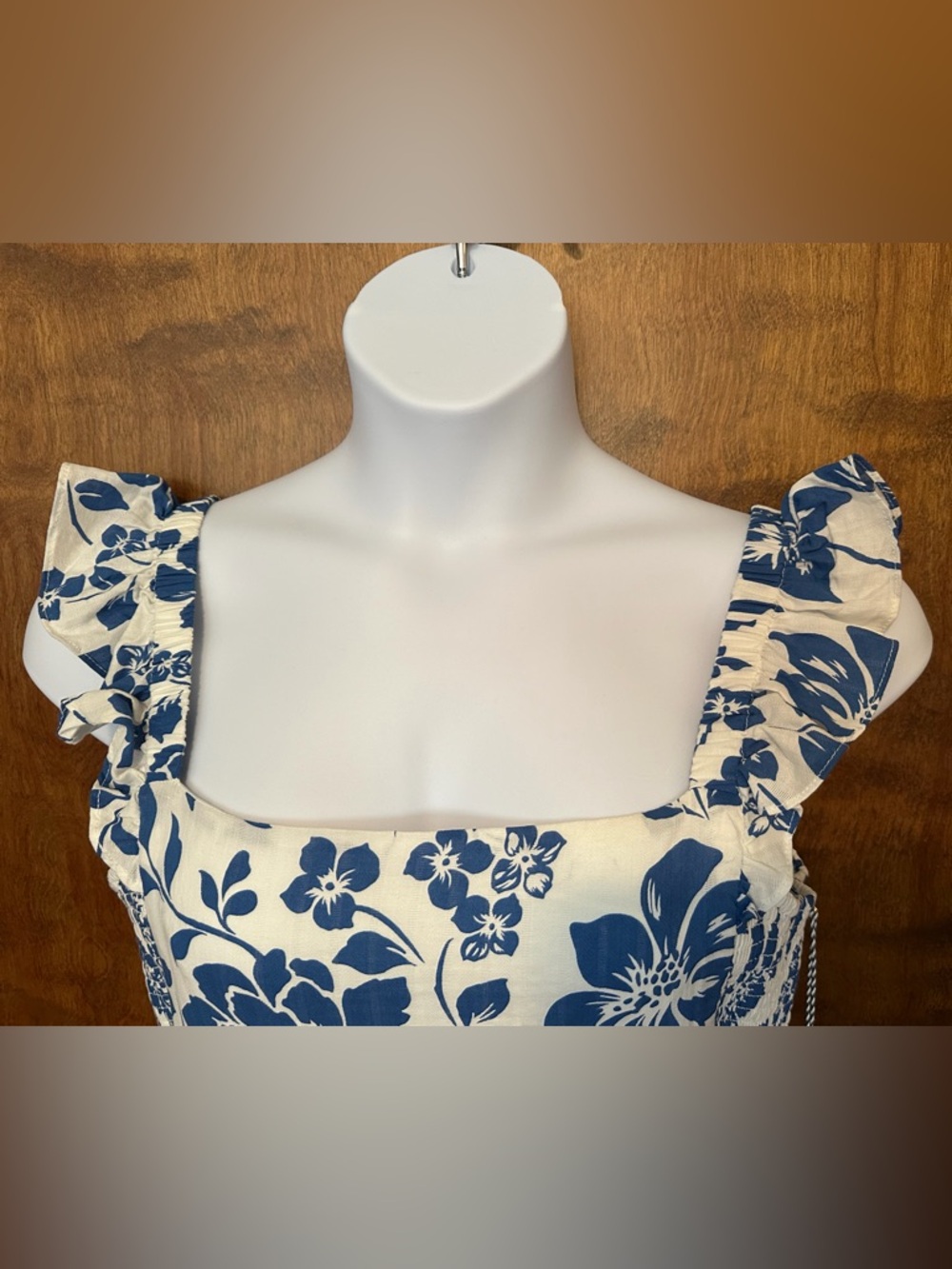 Draper James Floral Jacquard Flutter Sleeve Midi Dress Womens L Blue & Ivory NWT - Picture 6 of 16